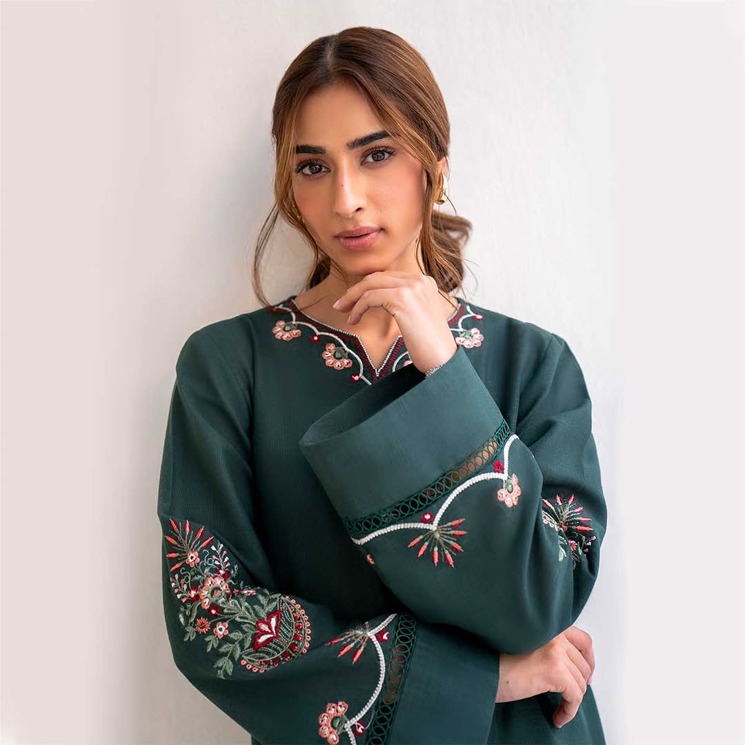 Hana Embroidered 2PCS