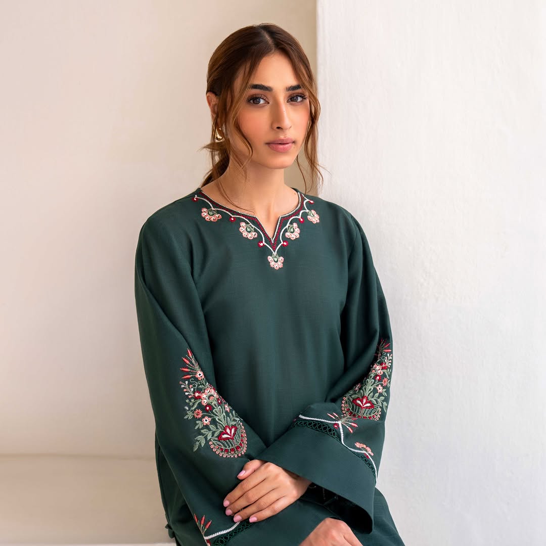 Hana Embroidered 2PCS