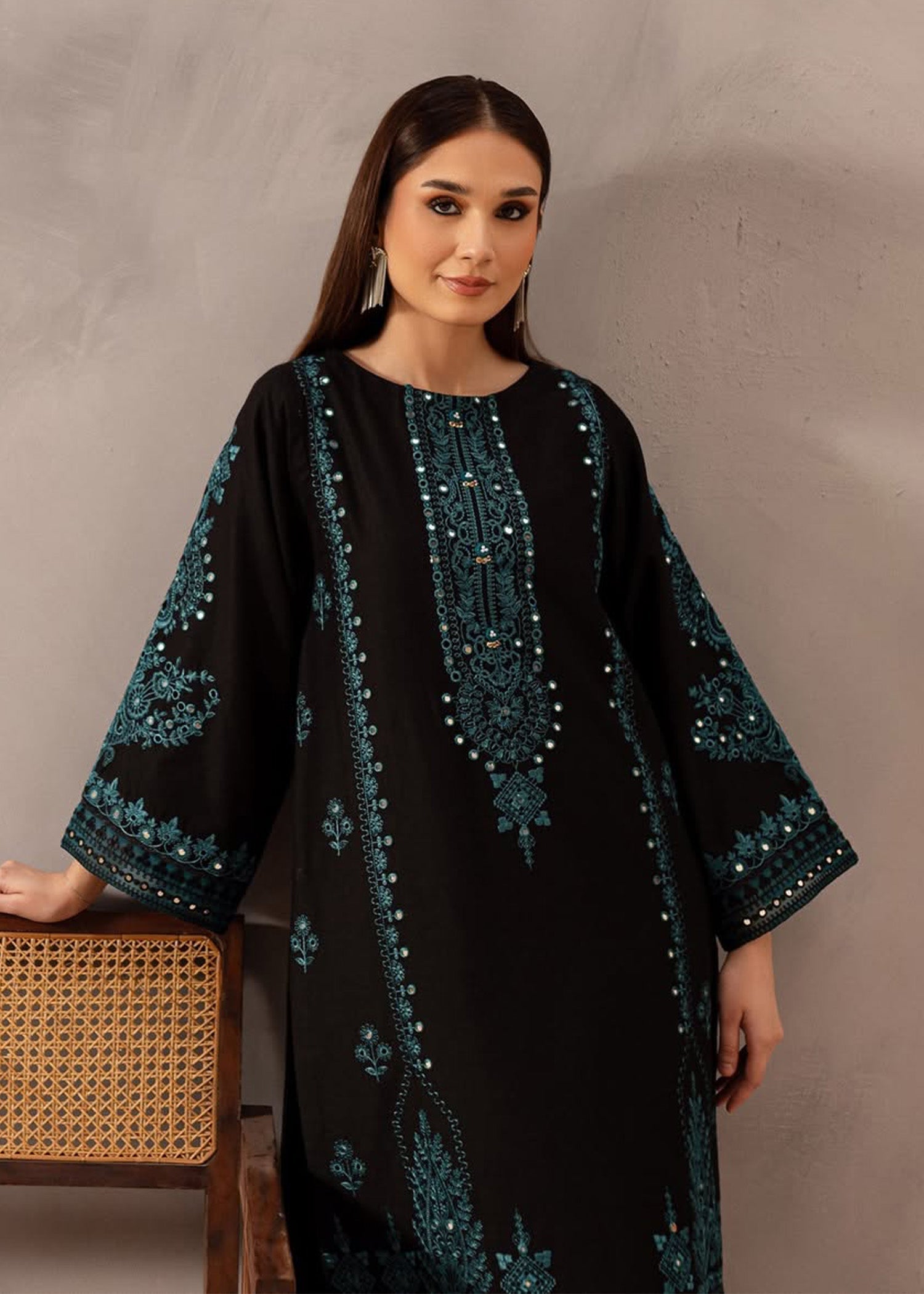 Kammla Embroidered 2 PCS