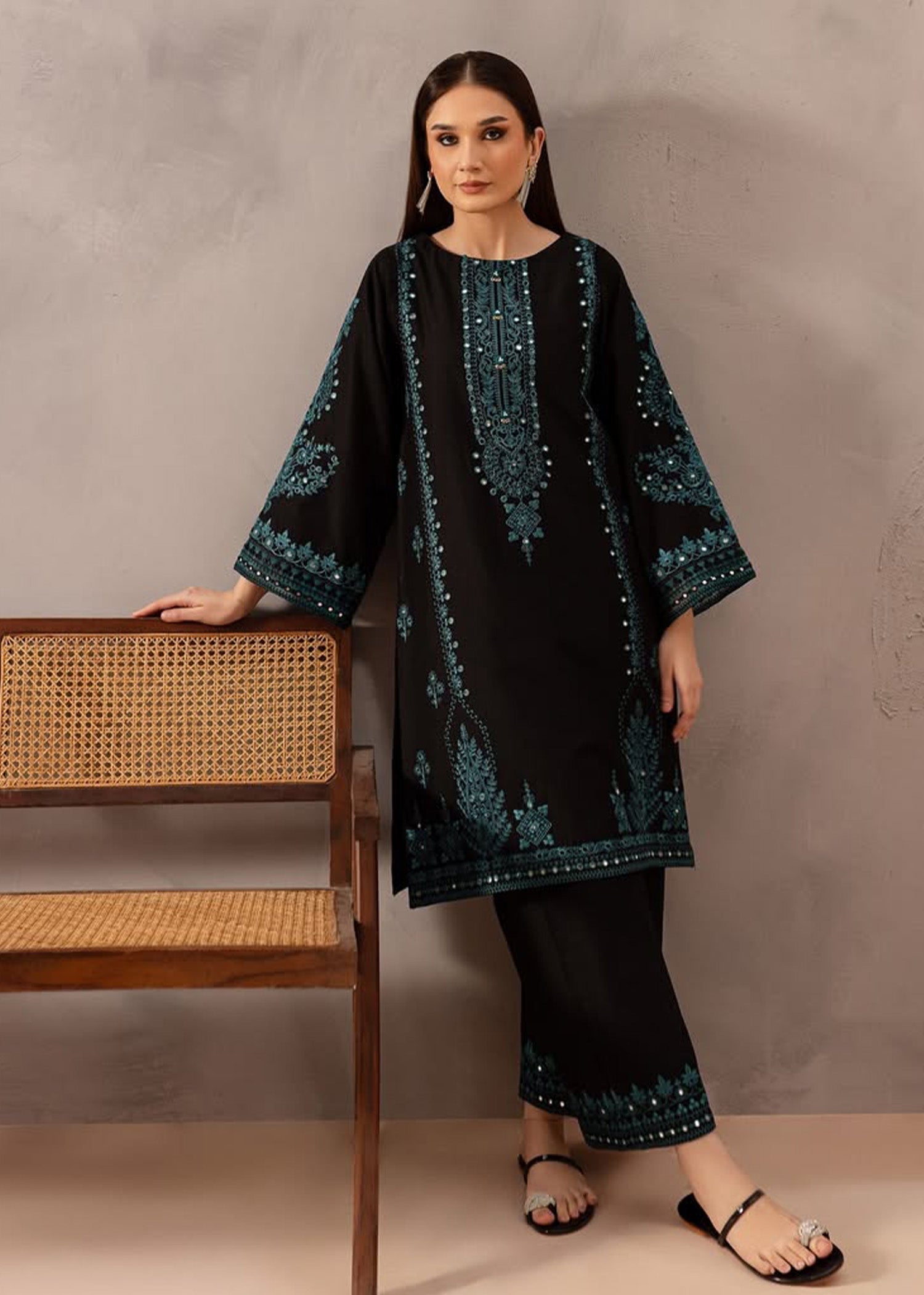 Kammla Embroidered 2 PCS