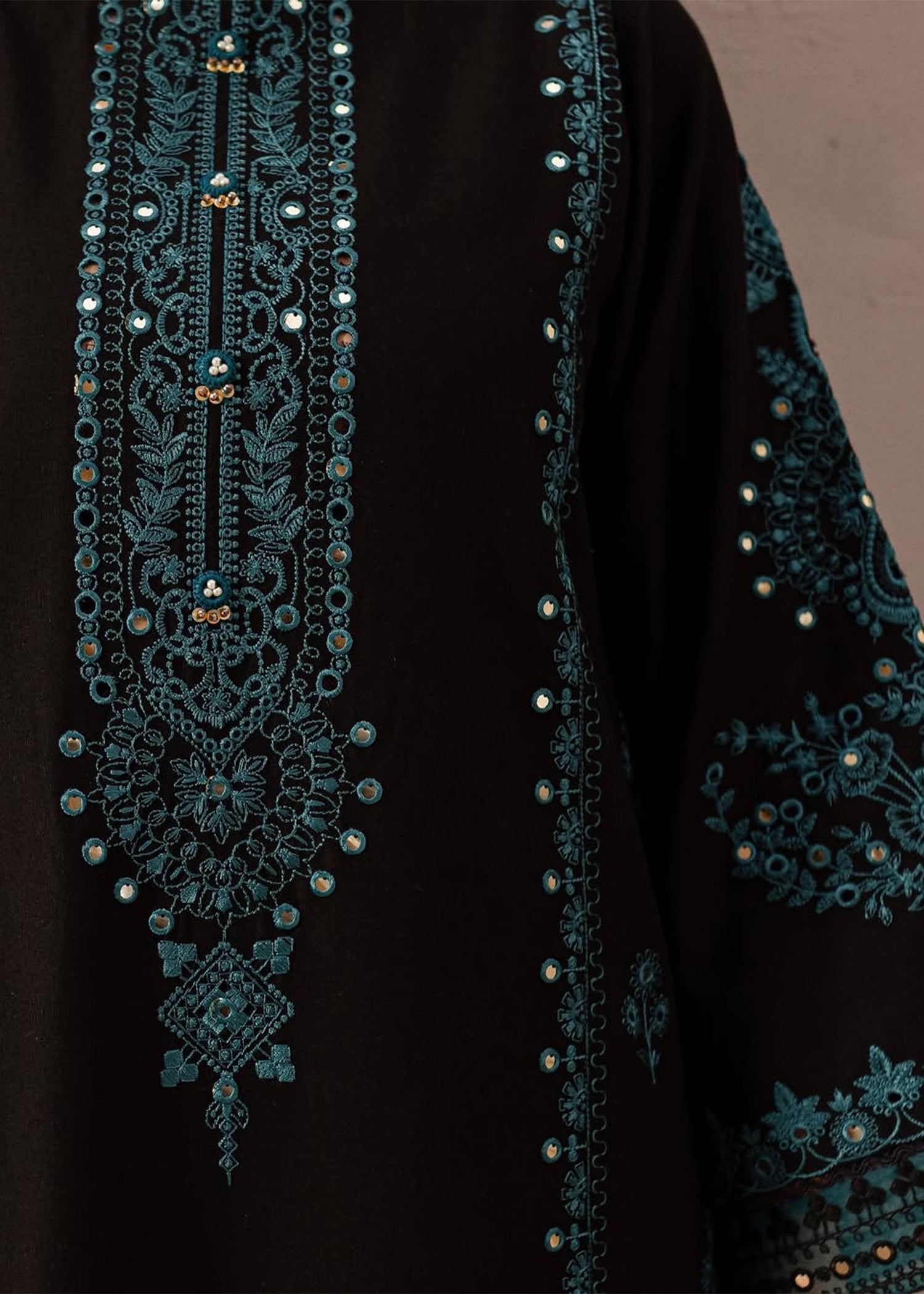 Kammla Embroidered 2 PCS