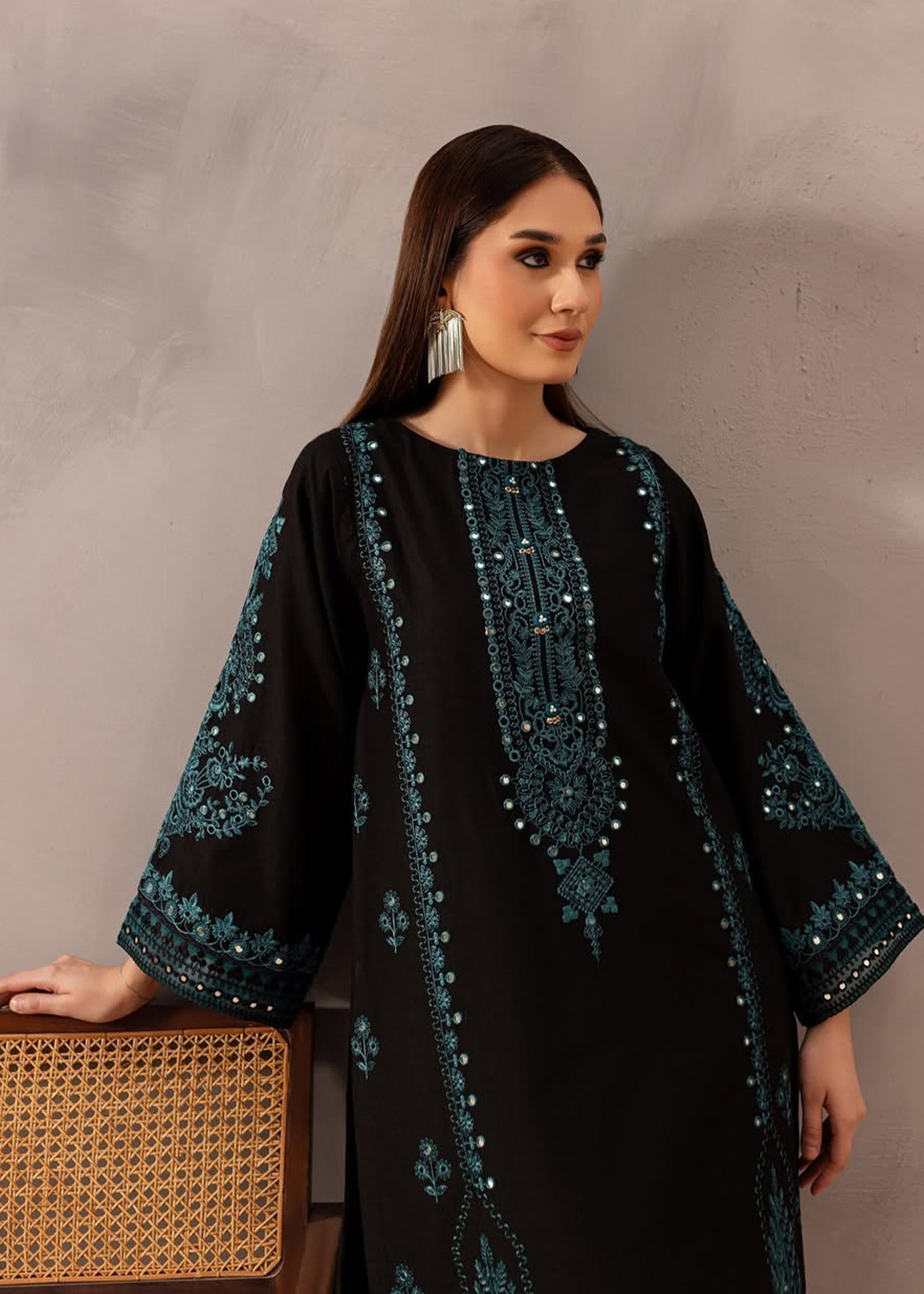 Kammla Embroidered 2 PCS