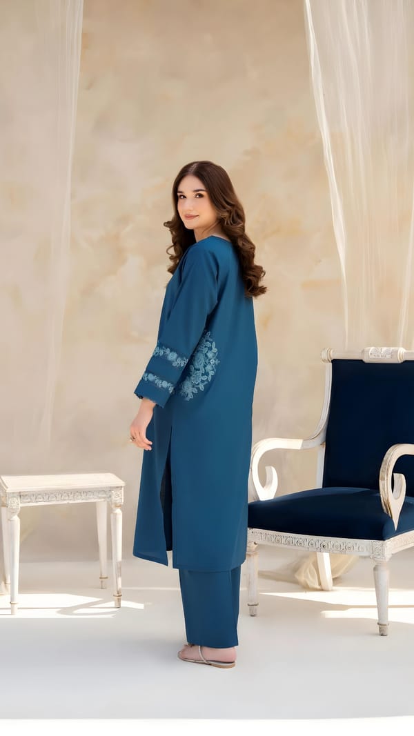 Pocket Luxe Embroidered 2 PC
