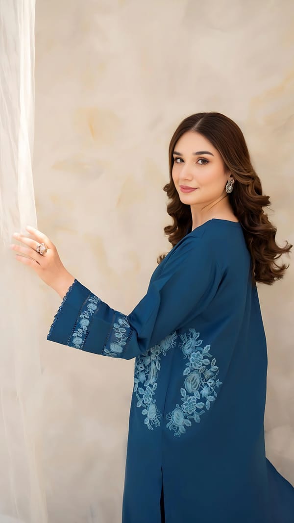 Pocket Luxe Embroidered 2 PC