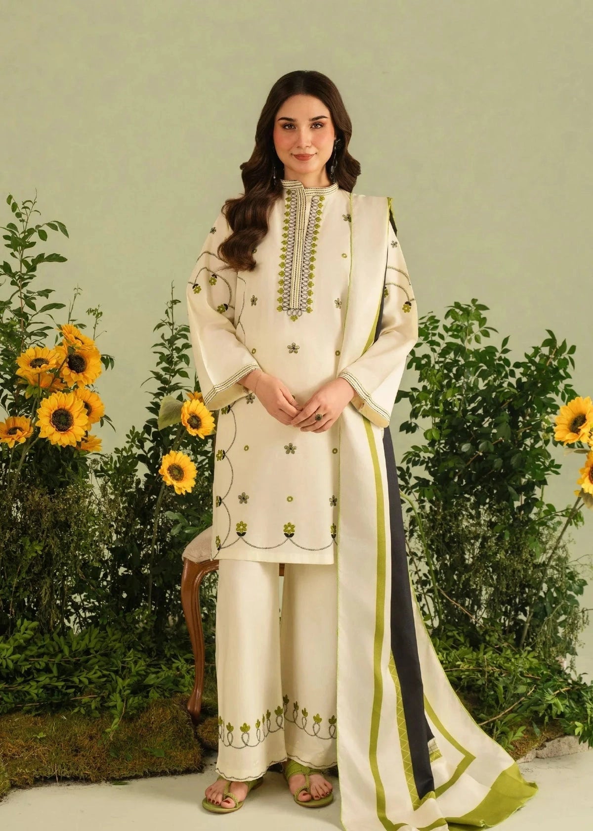 CREAM PARROT EMBROIDERED 3 PIECE