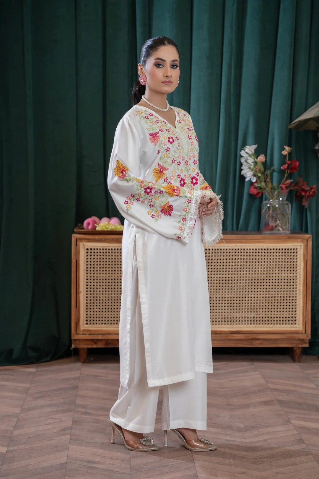 White Rose Embroidered 2-PIECE